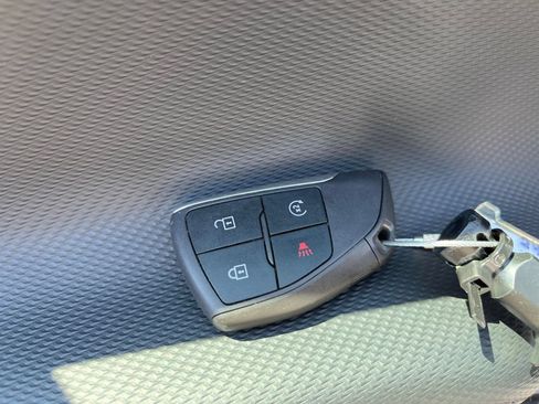 Used 2025 Chevrolet Equinox LT AWD/4WD image 25