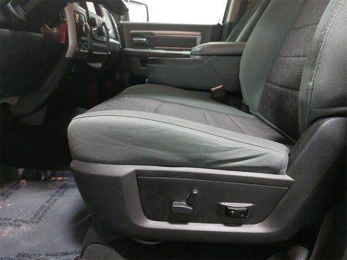 Used 2018 RAM 1500 Big Horn image 28