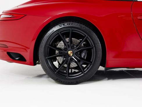 Used 2019 Porsche 911 Carrera image 11