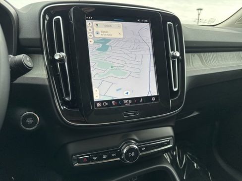 Certified 2025 Volvo XC40 B5 Core image 22