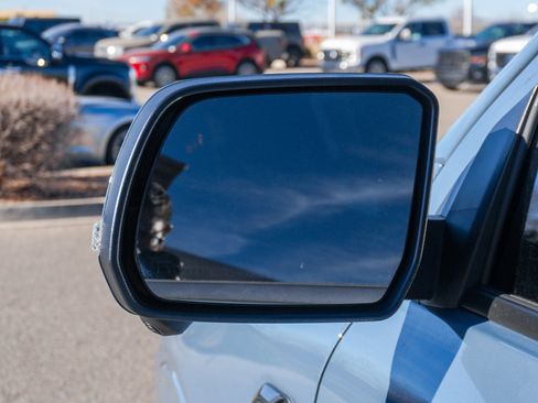 New 2025 Ford Ranger Lariat w/ Black Appearance Package image 17