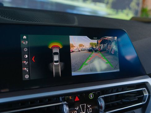 Used 2019 BMW 330i Sedan w/ Driving Assistance Package image 23