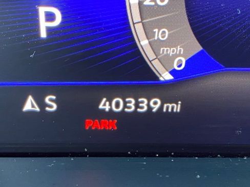 Used 2024 Volkswagen Taos SE image 29