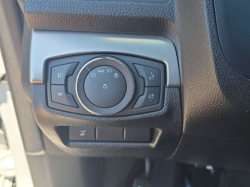 Used 2019 Ford Explorer XLT w/ XLT Sport Appearance Package AWD/4WD image 25