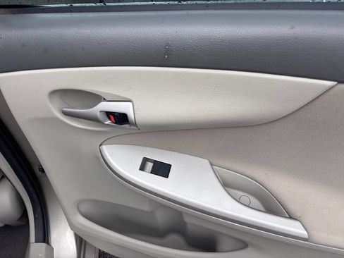 Used 2010 Toyota Corolla LE image 30