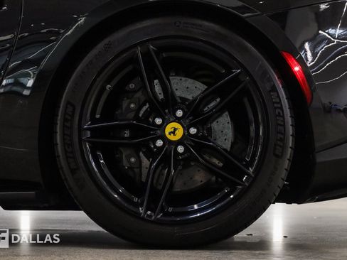 Used 2018 Ferrari 812 Superfast RWD image 7