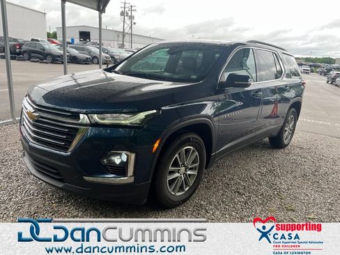 Used 2023 Chevrolet Traverse LT AWD/4WD image 1