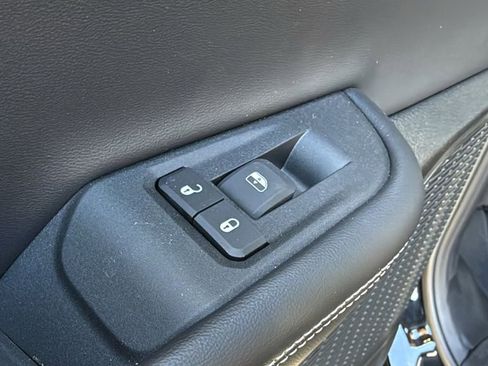 New 2025 Jeep Grand Cherokee L Laredo image 18