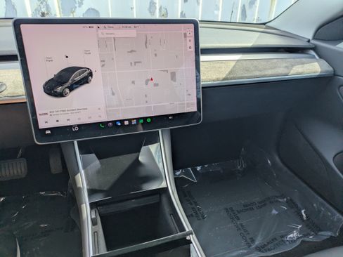 Used 2018 Tesla Model 3 Long Range RWD image 26