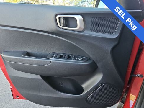 Certified 2023 Hyundai Venue SEL FWD image 26