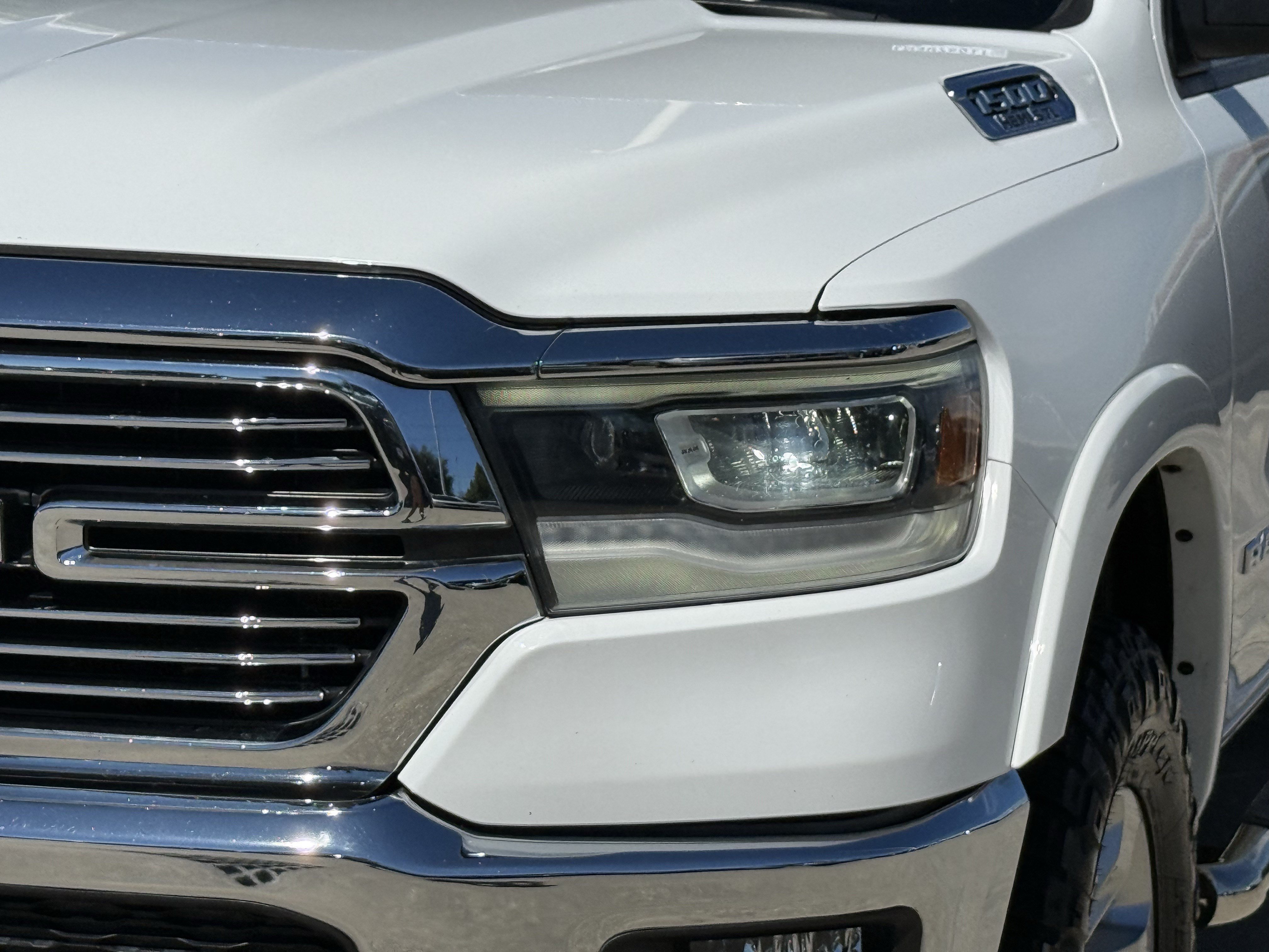 Used 2020 RAM 1500 Laramie w/ Off Road Group AWD/4WD image 11