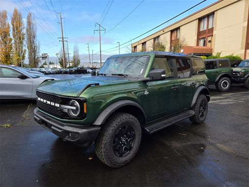 New 2025 Ford Bronco Outer Banks image 1