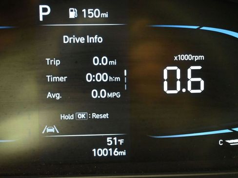 Certified 2023 Hyundai Venue Limited w/ Cargo Package image 16