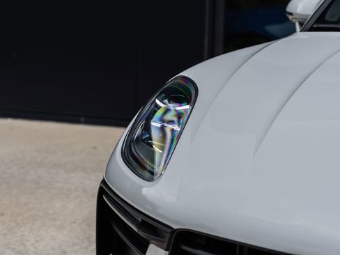 Certified 2026 Porsche Macan AWD/4WD image 16
