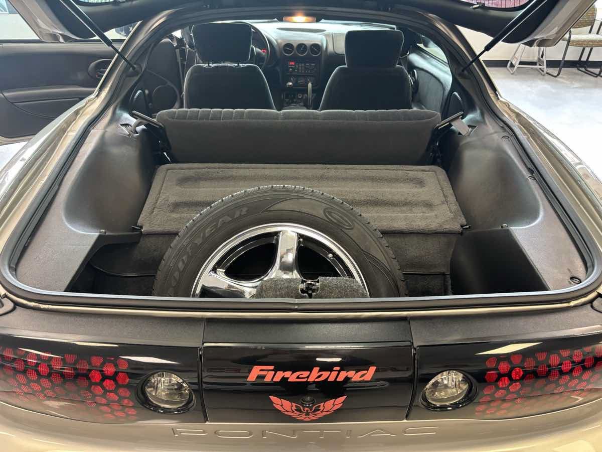 Used 2000 Pontiac Firebird Coupe RWD image 23