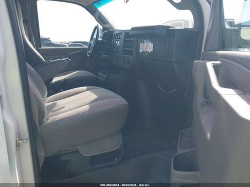 Used 2017 Chevrolet Express 3500 LT w/ LT Preferred Equipment Group RWD image 5