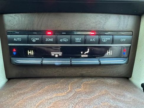 Used 2014 Mercedes-Benz E 250 BlueTEC 4MATIC Sedan image 37