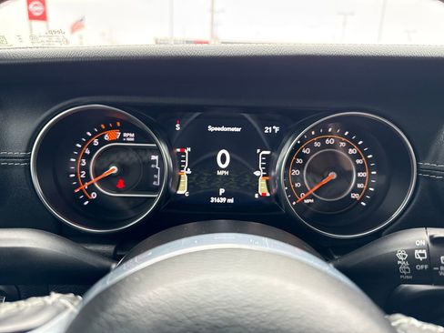 Used 2022 Jeep Wrangler Unlimited Sahara w/ Cold Weather Group image 21