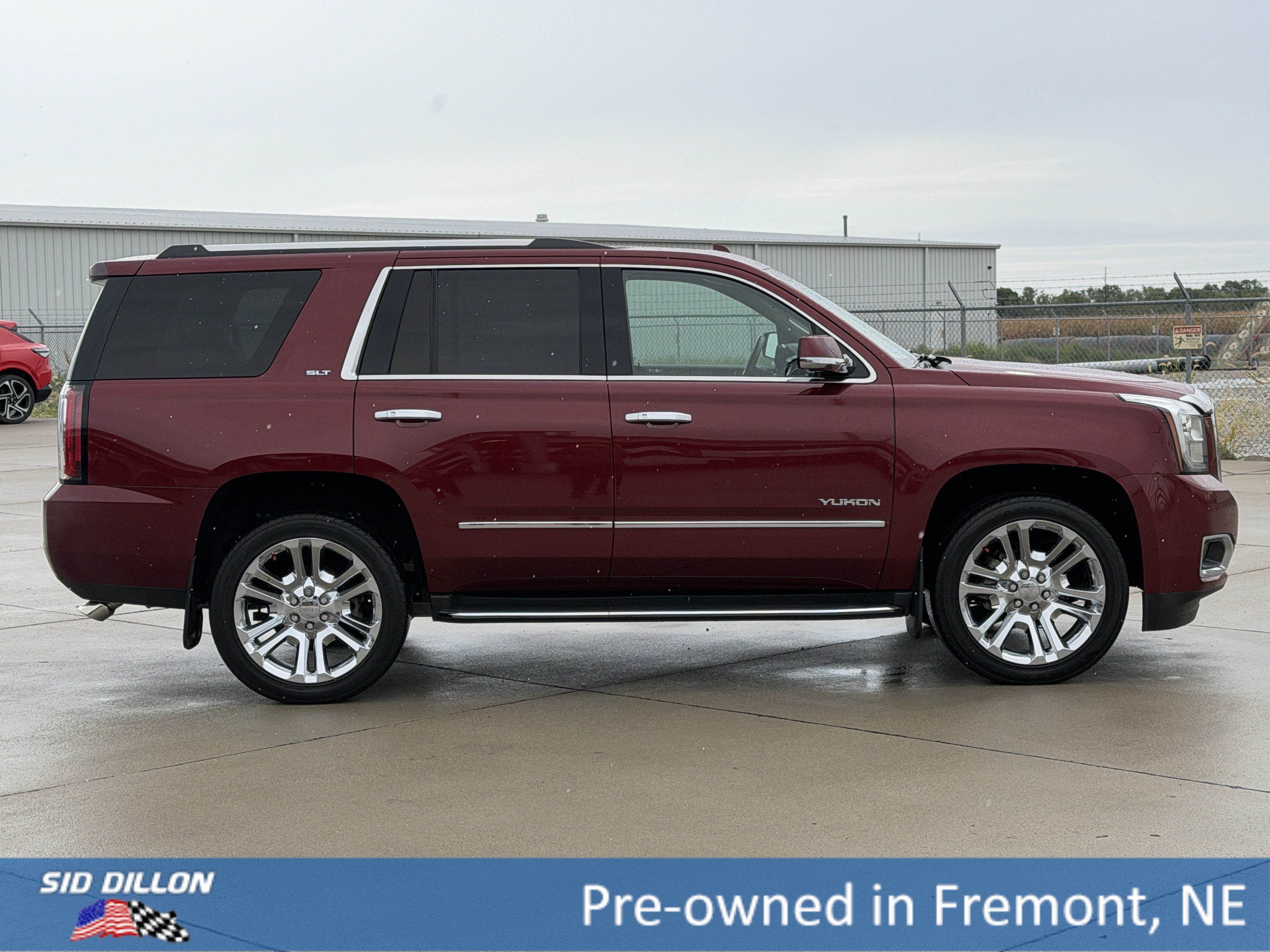 Used 2016 GMC Yukon SLT w/ Premium Edition AWD/4WD image 3