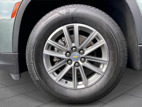 Used 2023 Chevrolet Traverse LT FWD image 10