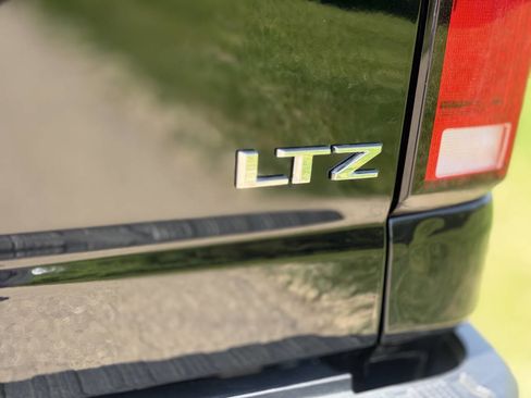 Used 2024 Chevrolet Silverado 2500 LTZ w/ LTZ Plus Package AWD/4WD image 8