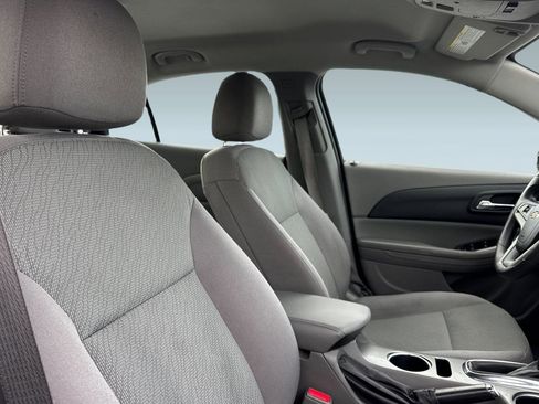Used 2015 Chevrolet Malibu LS image 29