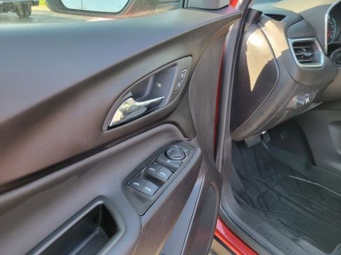 Used 2024 Chevrolet Equinox LT AWD/4WD image 7