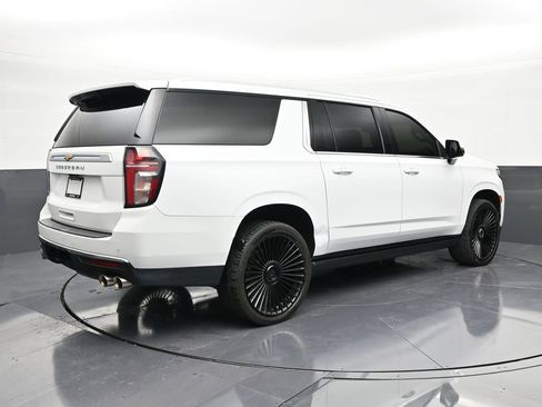 Used 2021 Chevrolet Suburban High Country w/ Premium Package 2 AWD/4WD image 5
