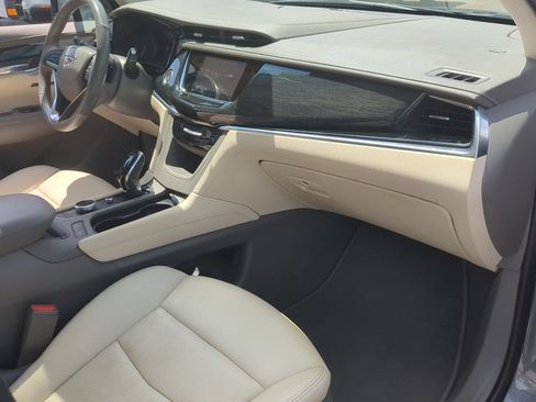 Used 2022 Cadillac XT6 Premium Luxury w/ Technology Package FWD image 30