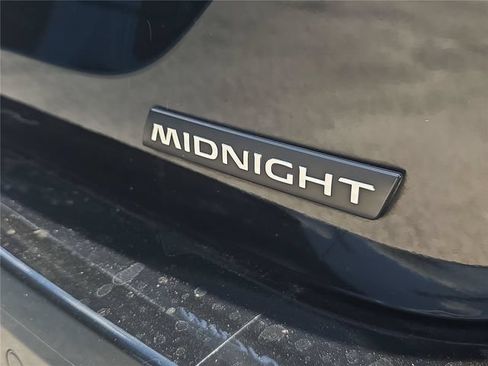 Used 2023 Nissan Sentra SR w/ Midnight Edition Package FWD image 5