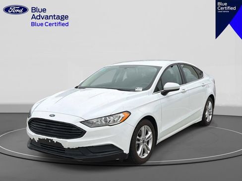 Used 2018 Ford Fusion SE w/ Fusion SE Technology Package FWD image 3