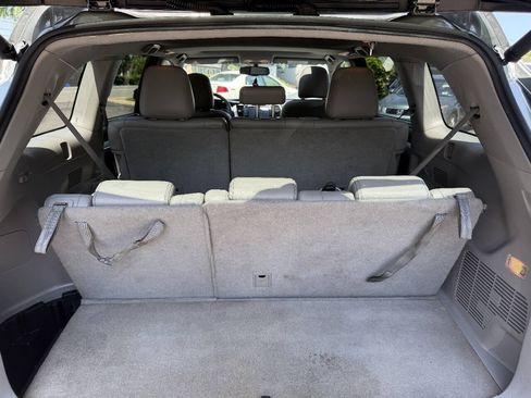Used 2016 Toyota Highlander XLE AWD/4WD image 23