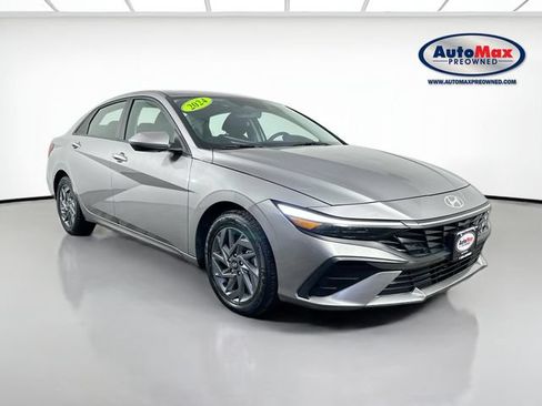 Used 2024 Hyundai Elantra SEL FWD image 1