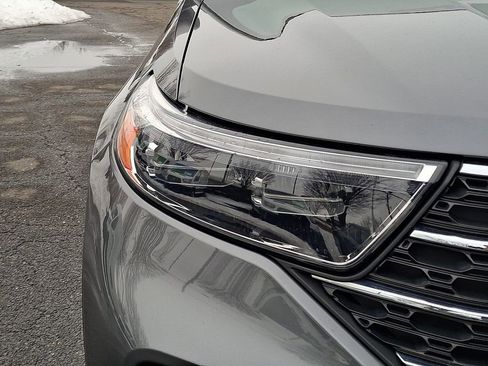 Certified 2022 Ford Explorer XLT image 12