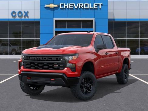 New 2025 Chevrolet Silverado 1500 Custom Trail Boss w/ LPO, Dark Essentials Package AWD/4WD image 6