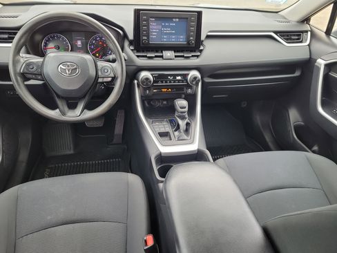 Used 2019 Toyota RAV4 LE image 18