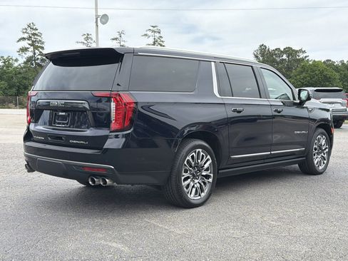 Used 2024 GMC Yukon XL Denali Ultimate AWD/4WD image 12