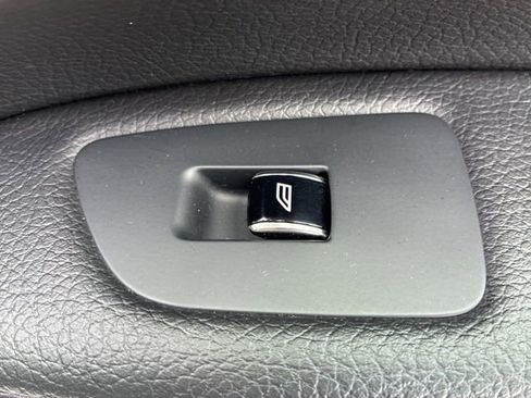 Used 2018 Volvo S90 T5 Momentum w/ Convenience Package AWD/4WD image 28