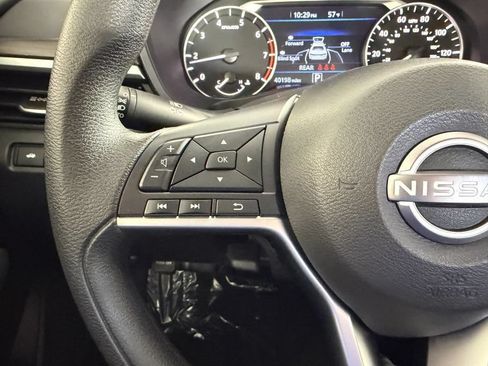 Used 2025 Nissan Altima 2.5 SV FWD image 33