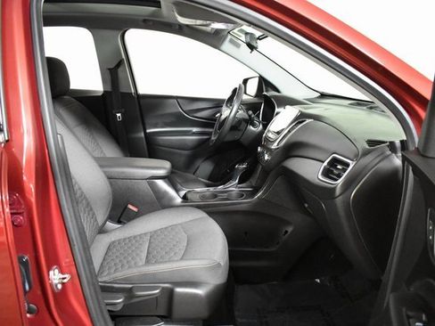 Used 2018 Chevrolet Equinox LT w/ Sun & Infotainment Package image 34