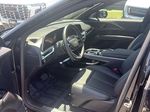 Used 2024 Cadillac Lyriq Luxury w/ LPO, Floor Liner Package RWD image 18
