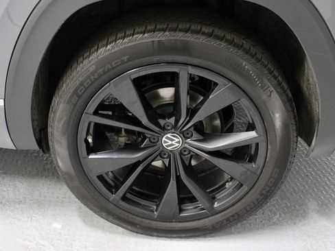 Used 2024 Volkswagen Atlas Cross Sport SEL Premium R-Line AWD/4WD image 20