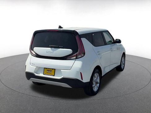 Used 2025 Kia Soul LX w/ LX Technology Package FWD image 14