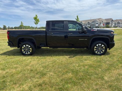 Used 2025 Chevrolet Silverado 2500 Custom w/ Custom Value Package AWD/4WD image 5