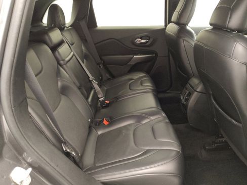 Used 2019 Jeep Cherokee Limited AWD/4WD image 19