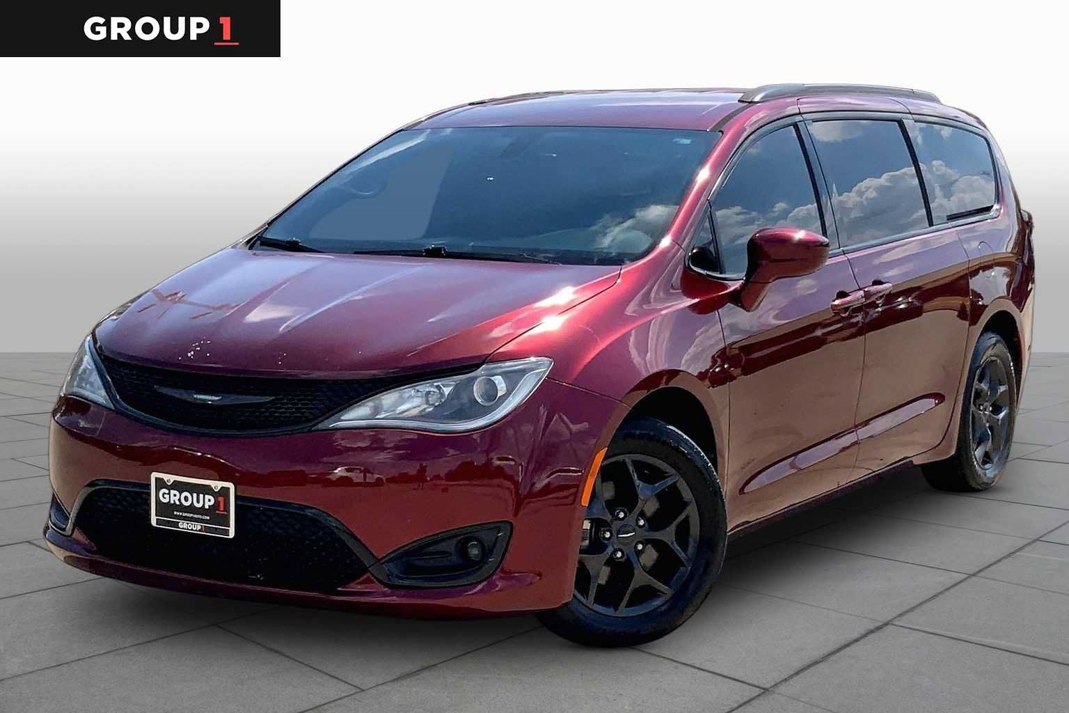 Used 2020 Chrysler Pacifica Touring-L w/ S Appearance Package FWD image 1