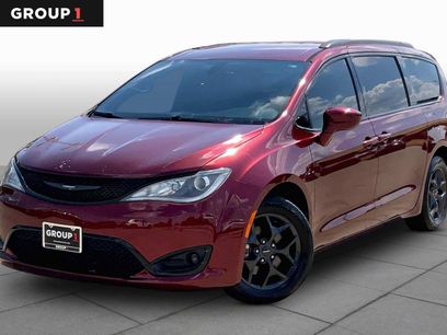 Used 2020 Chrysler Pacifica Touring-L w/ S Appearance Package