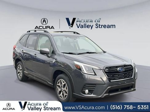 Used 2023 Subaru Forester Premium AWD/4WD image 1
