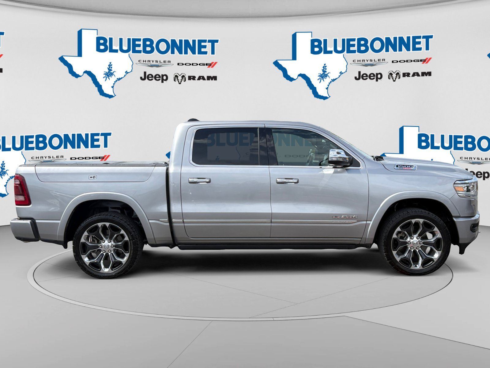 Used 2022 RAM 1500 Limited AWD/4WD image 4