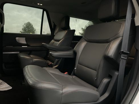 Used 2025 Ford Expedition Active image 8